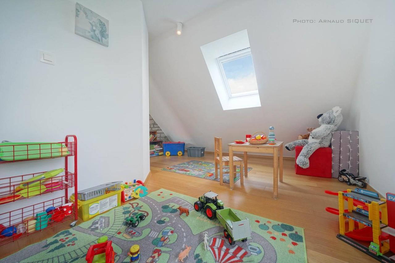 Gite Familial Ferme Des Aujes Falaen Onhaye Exterior photo